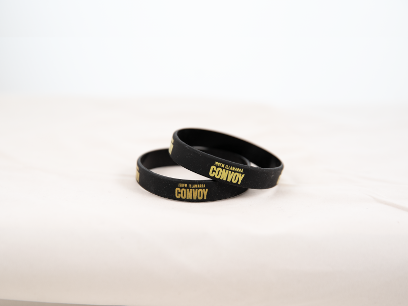 BLACK WITH YELLOW PRINT